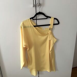 DKNY blouse with one sleeve. yellow color.
